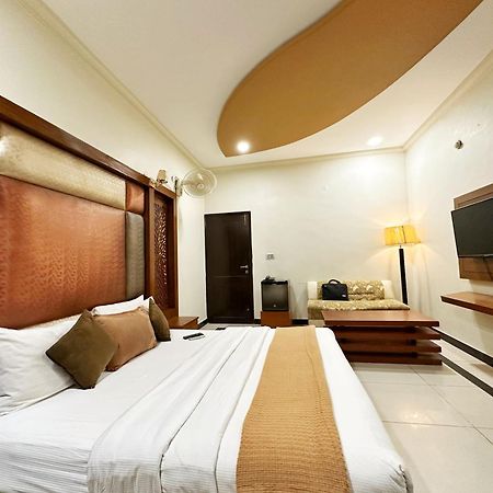 The Grand Hotel Multan Luaran gambar