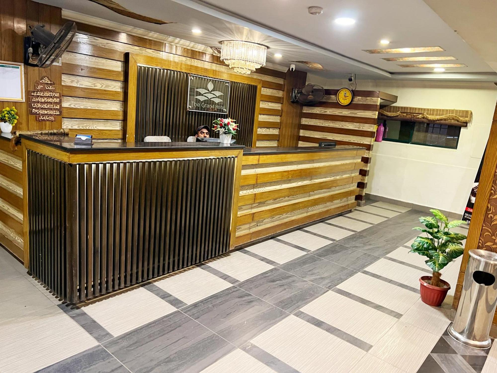 The Grand Hotel Multan Luaran gambar