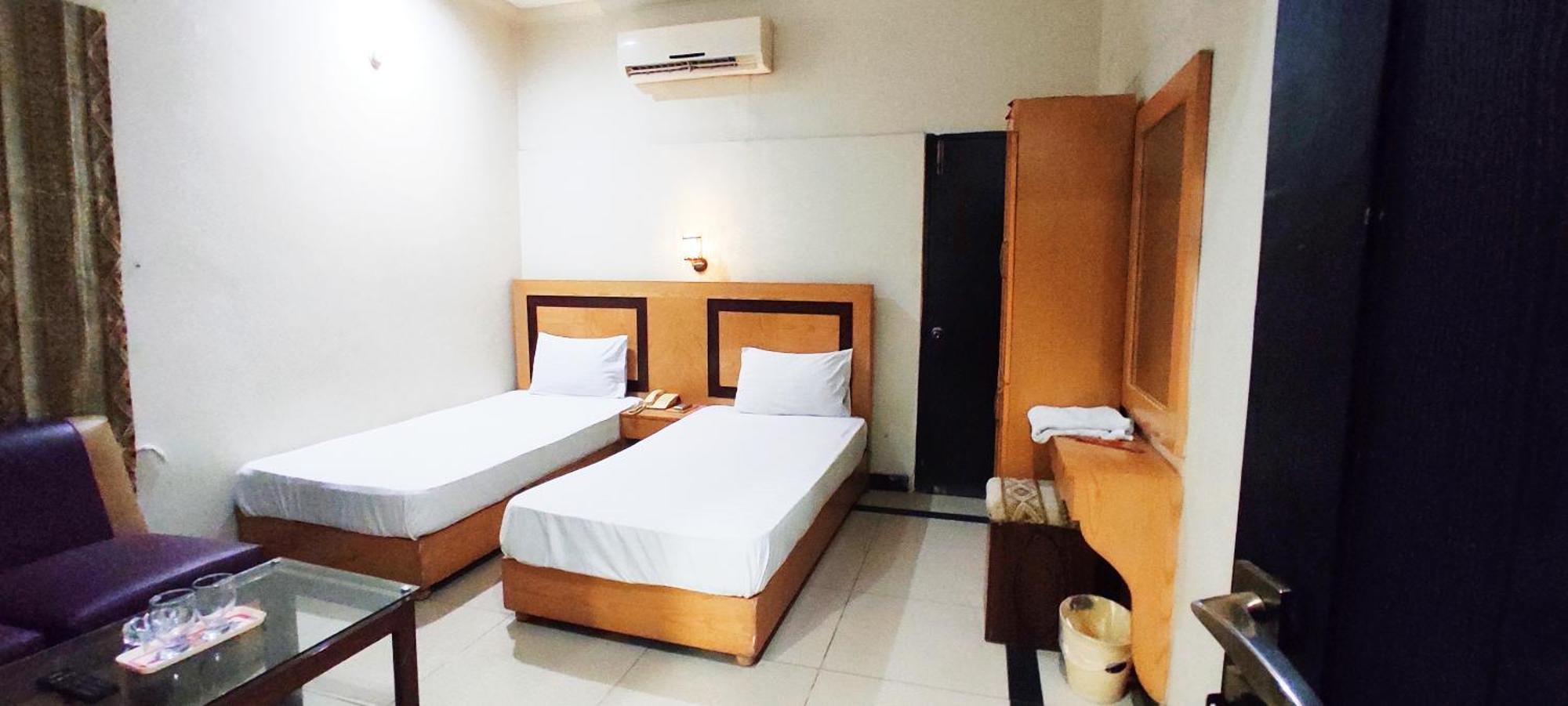 The Grand Hotel Multan Luaran gambar