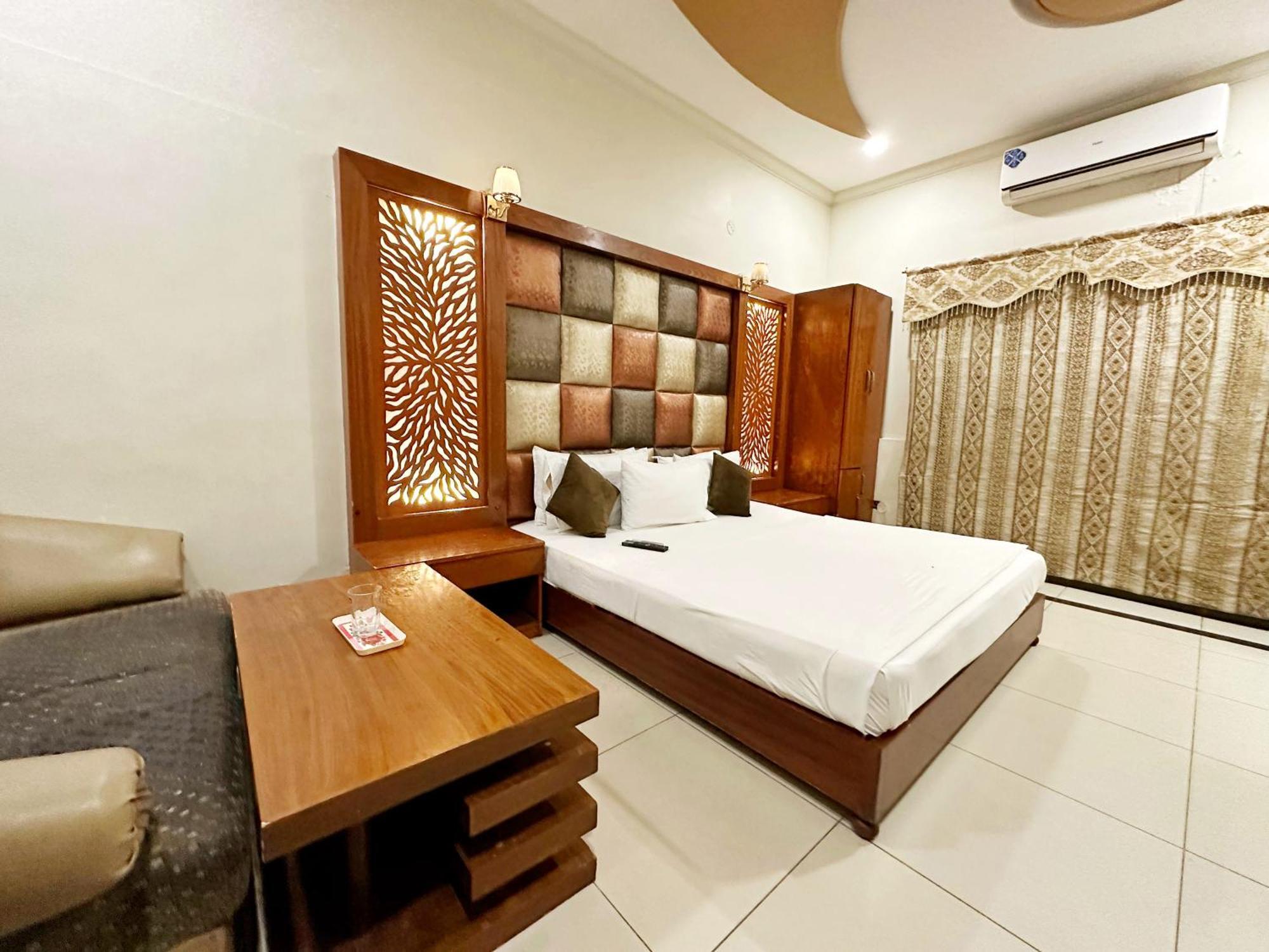 The Grand Hotel Multan Luaran gambar