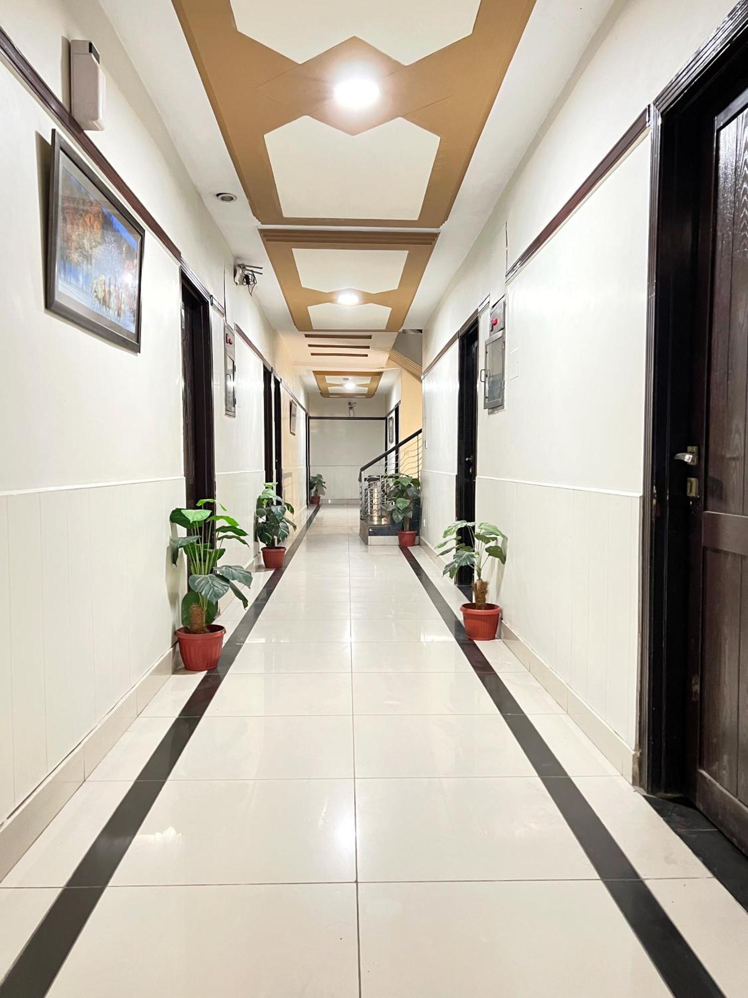 The Grand Hotel Multan Luaran gambar