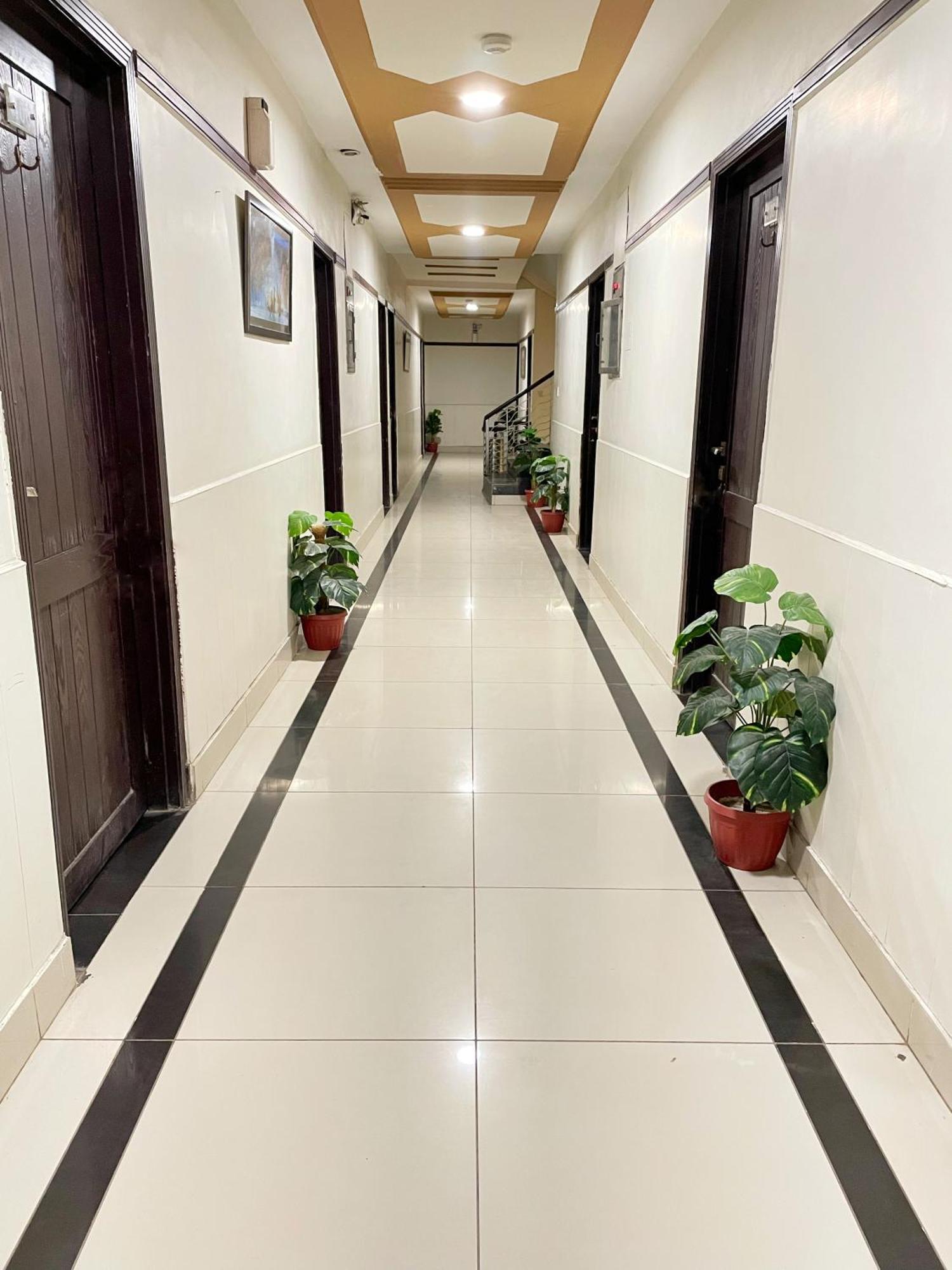 The Grand Hotel Multan Luaran gambar