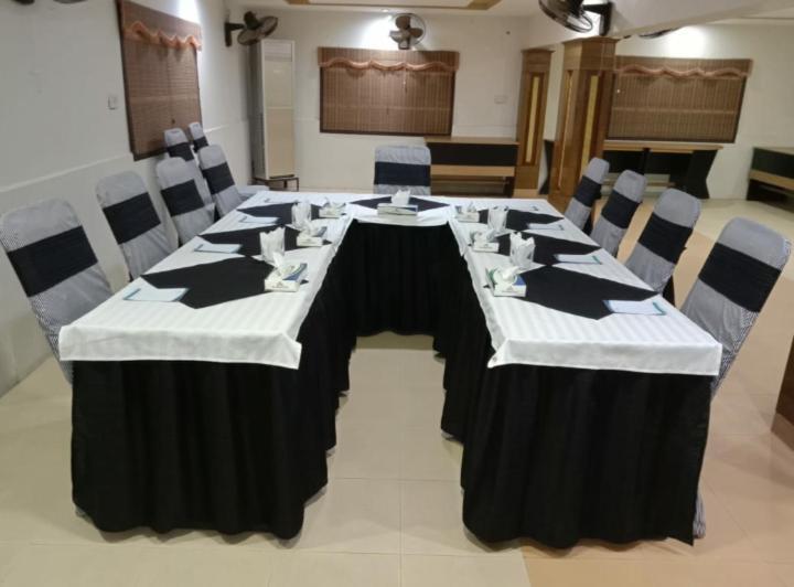 The Grand Hotel Multan Luaran gambar