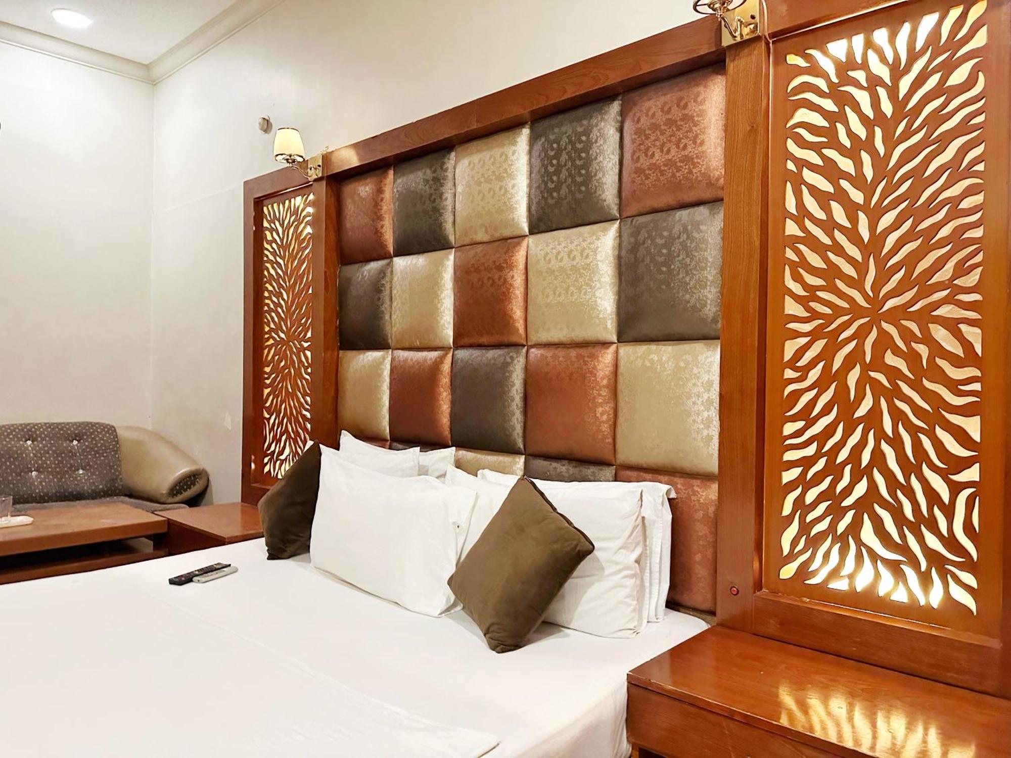 The Grand Hotel Multan Luaran gambar