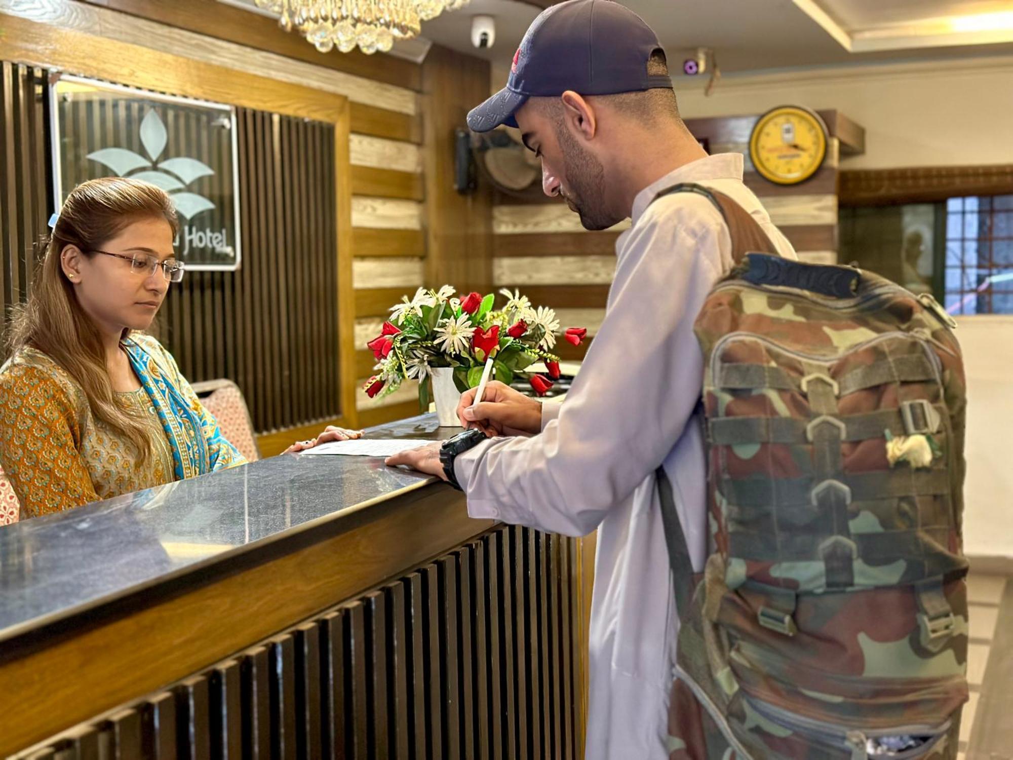 The Grand Hotel Multan Luaran gambar