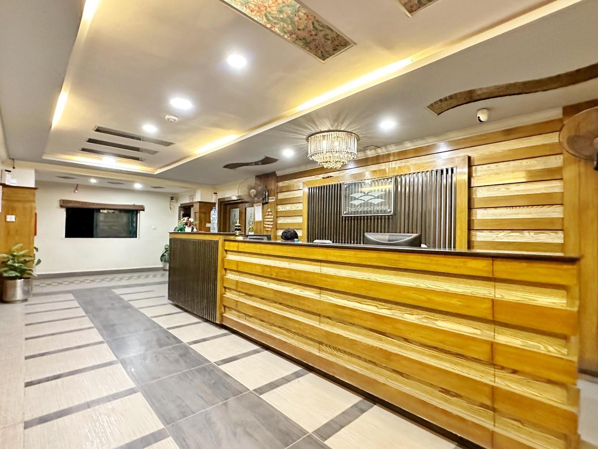 The Grand Hotel Multan Luaran gambar