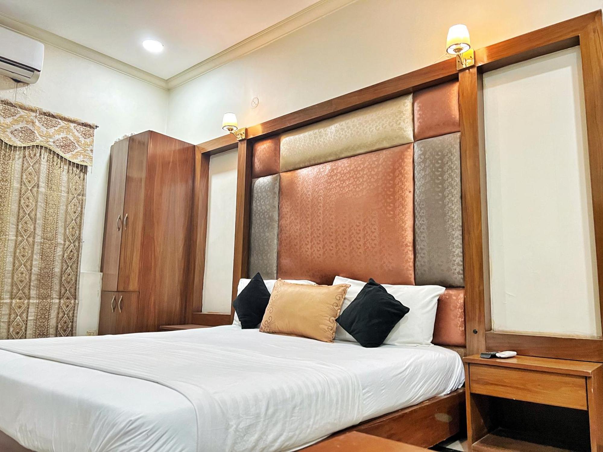 The Grand Hotel Multan Luaran gambar