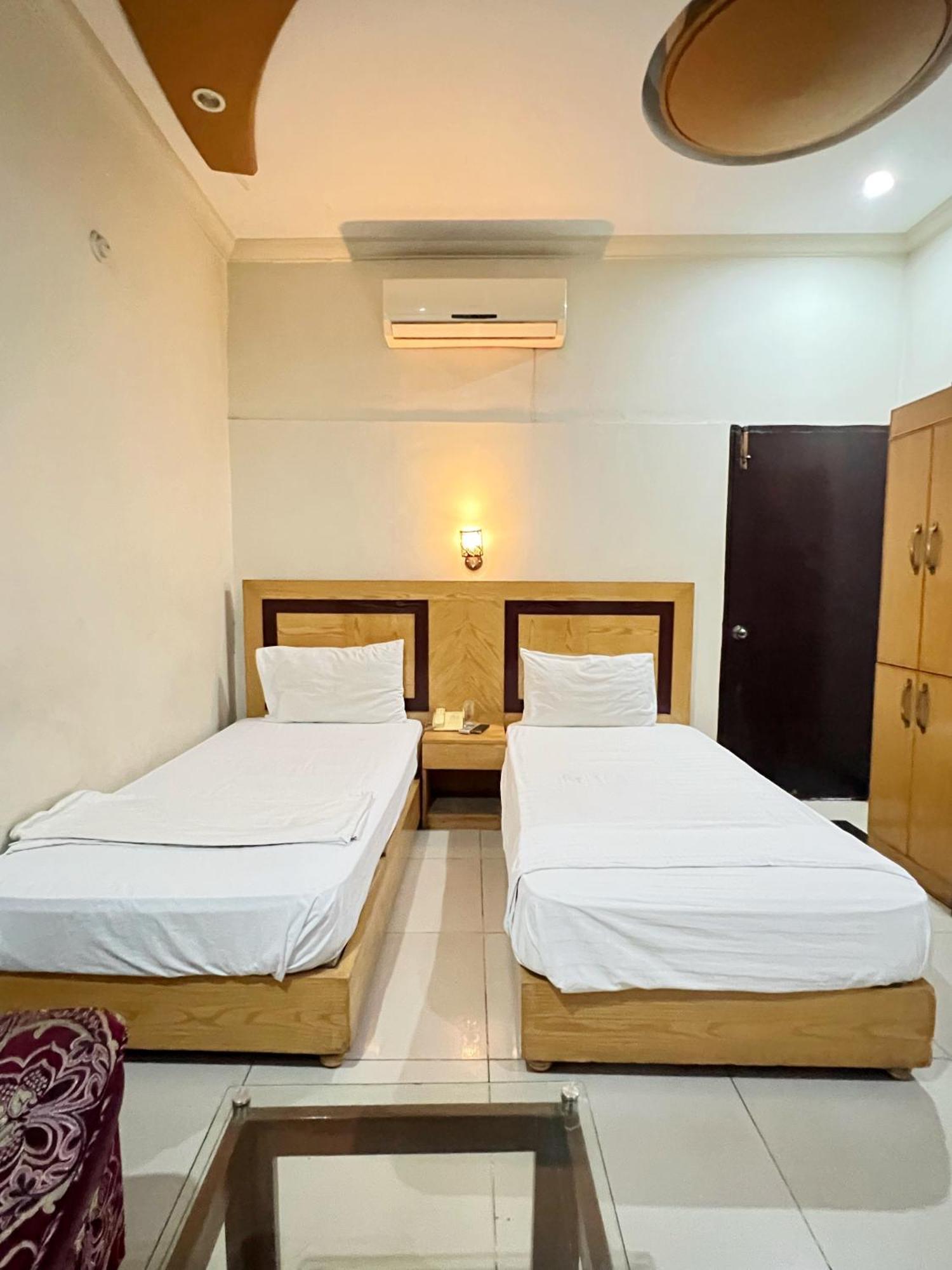 The Grand Hotel Multan Luaran gambar