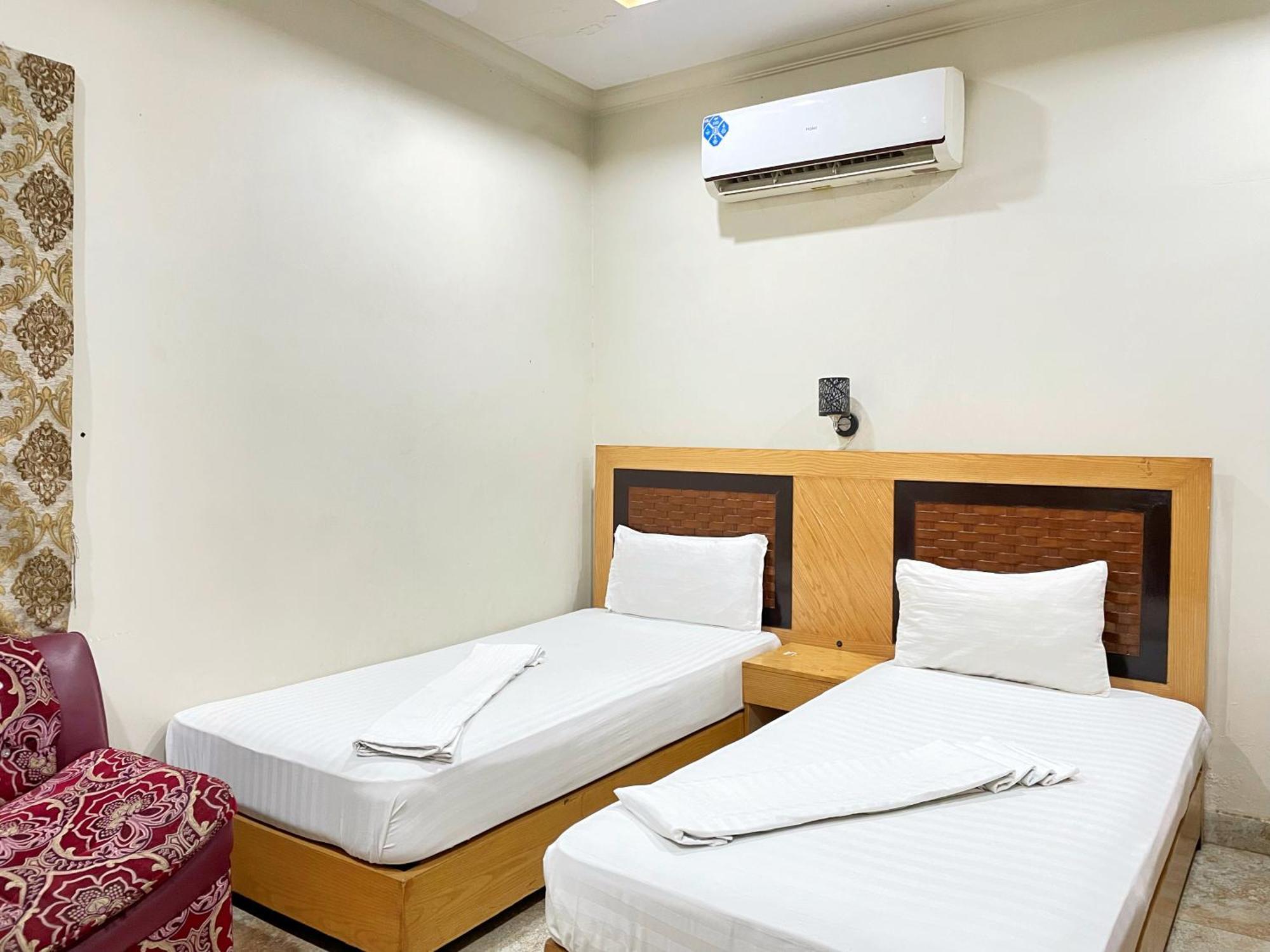 The Grand Hotel Multan Luaran gambar