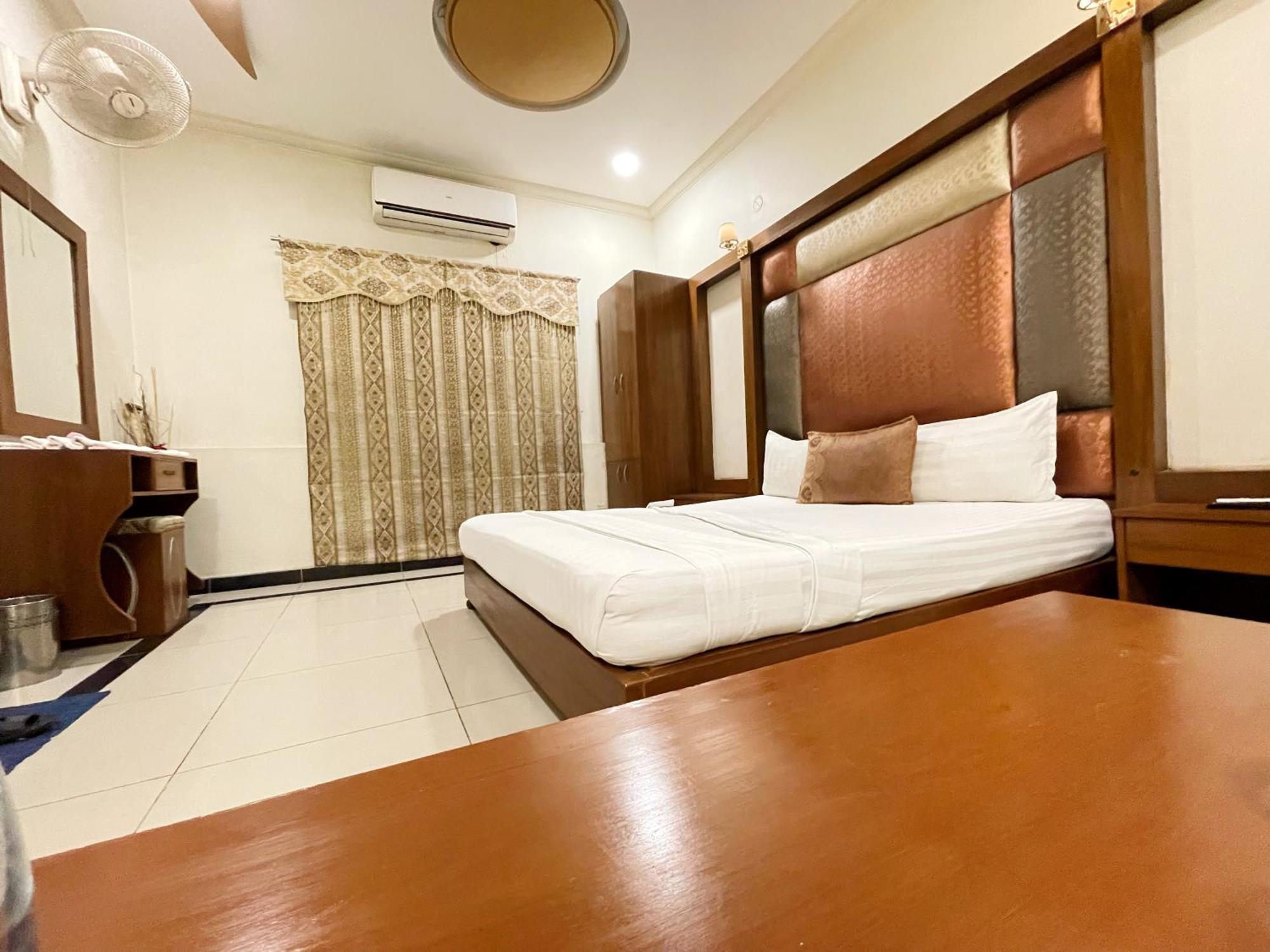 The Grand Hotel Multan Luaran gambar