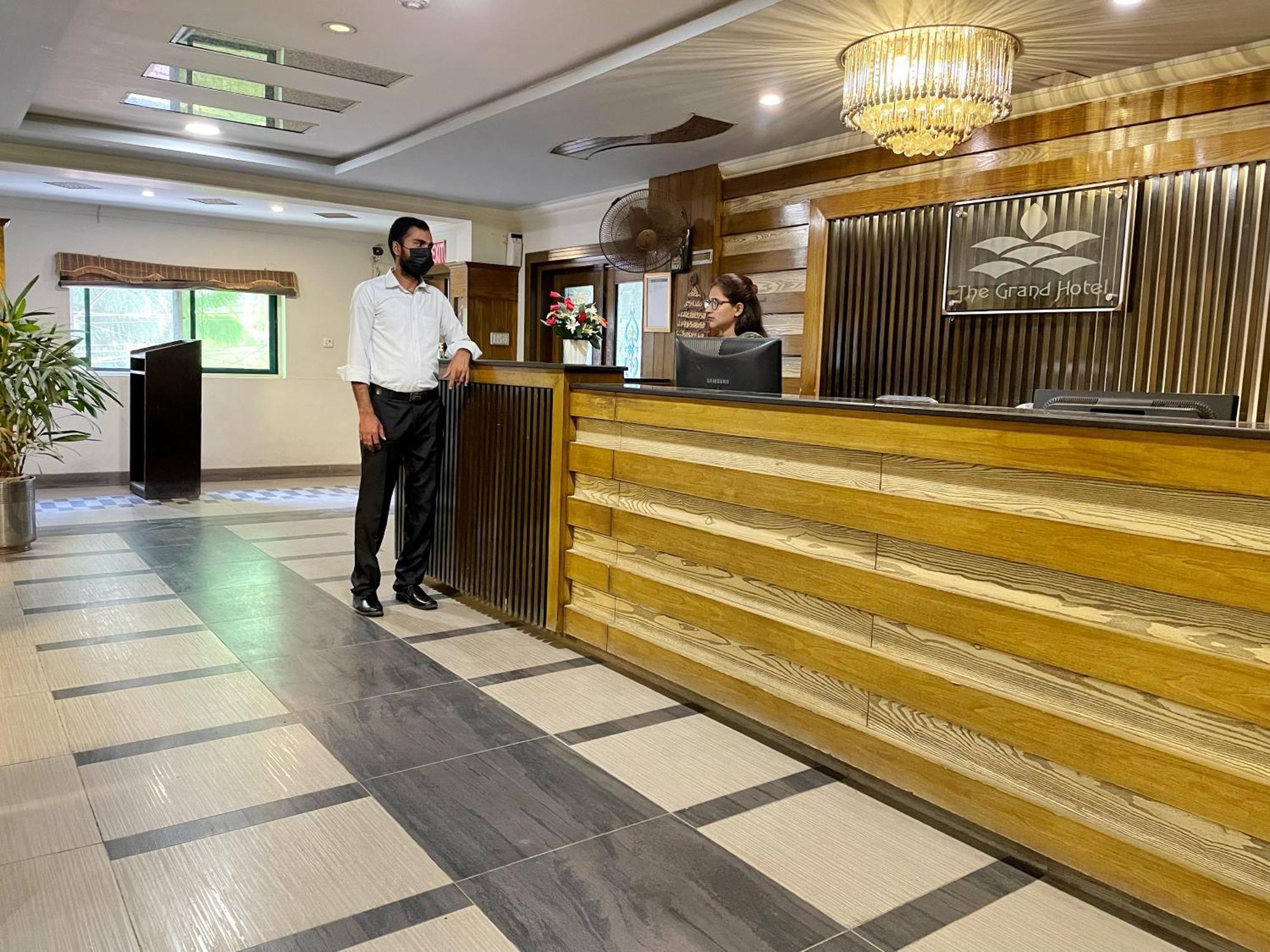 The Grand Hotel Multan Luaran gambar