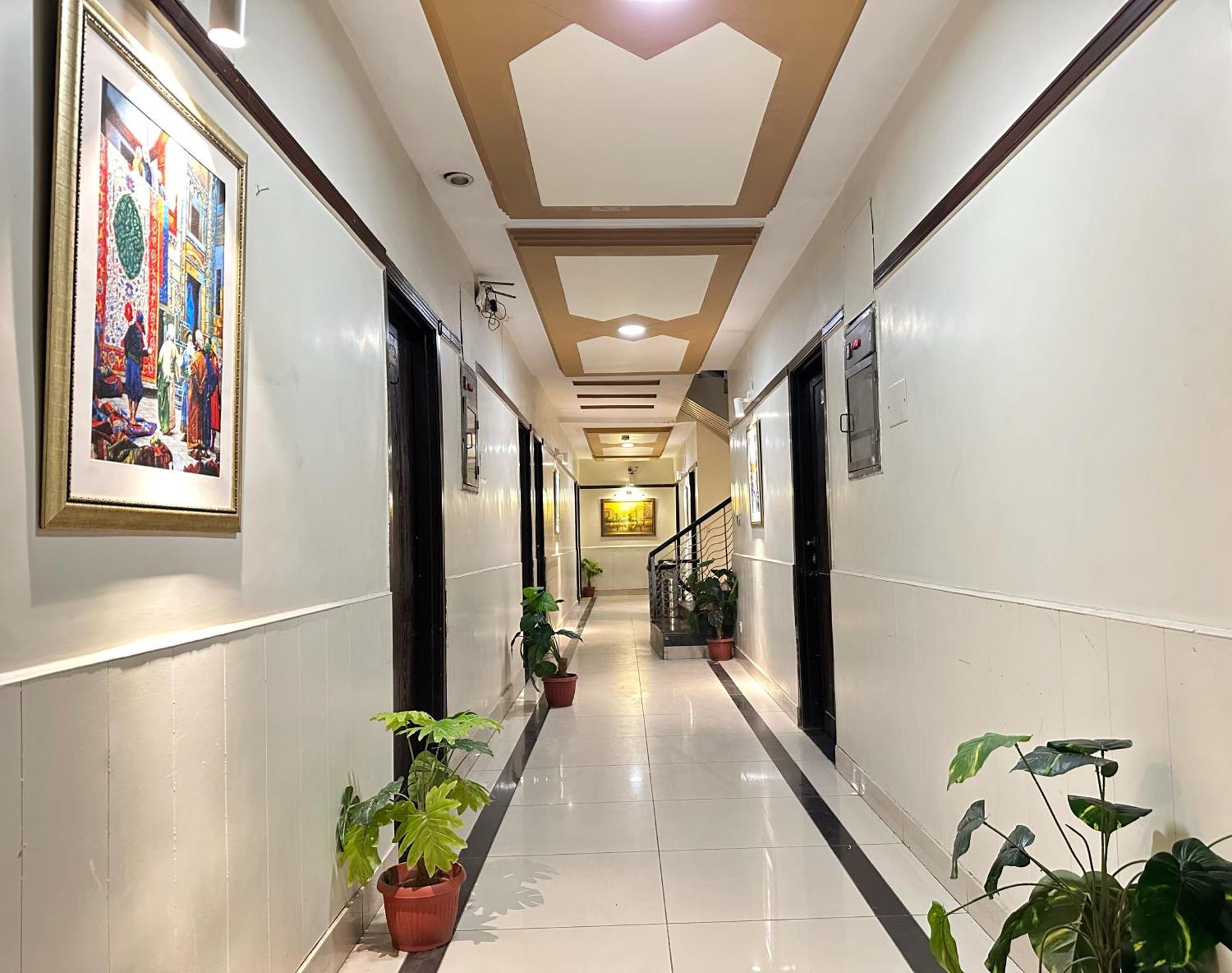 The Grand Hotel Multan Luaran gambar