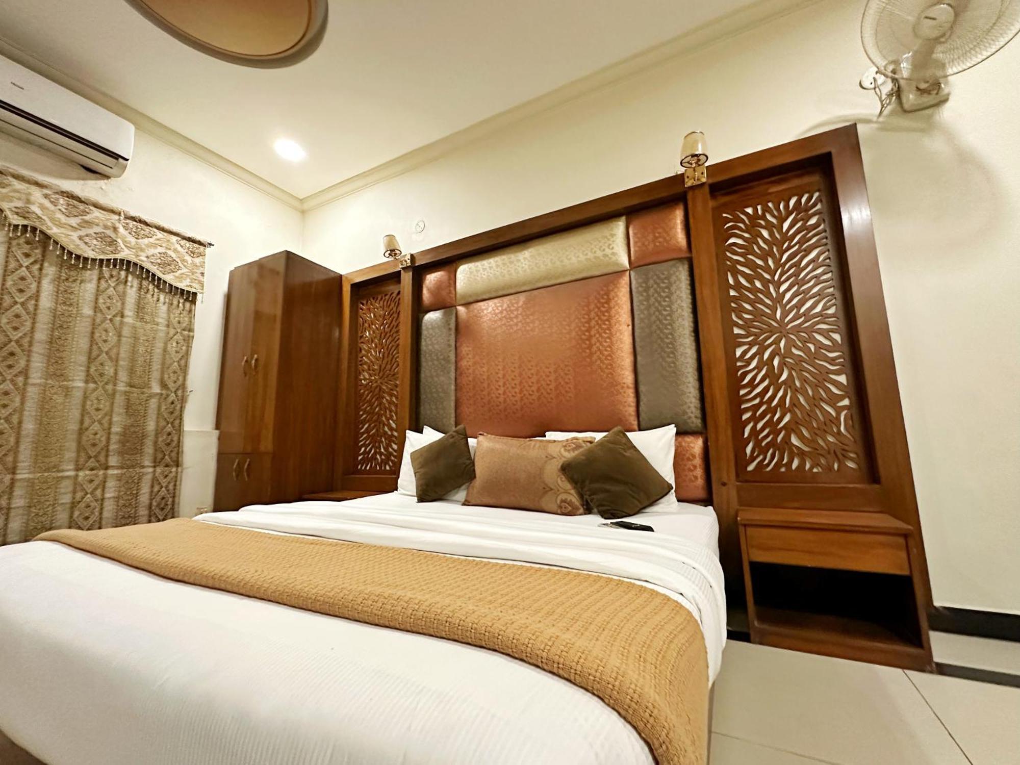 The Grand Hotel Multan Luaran gambar