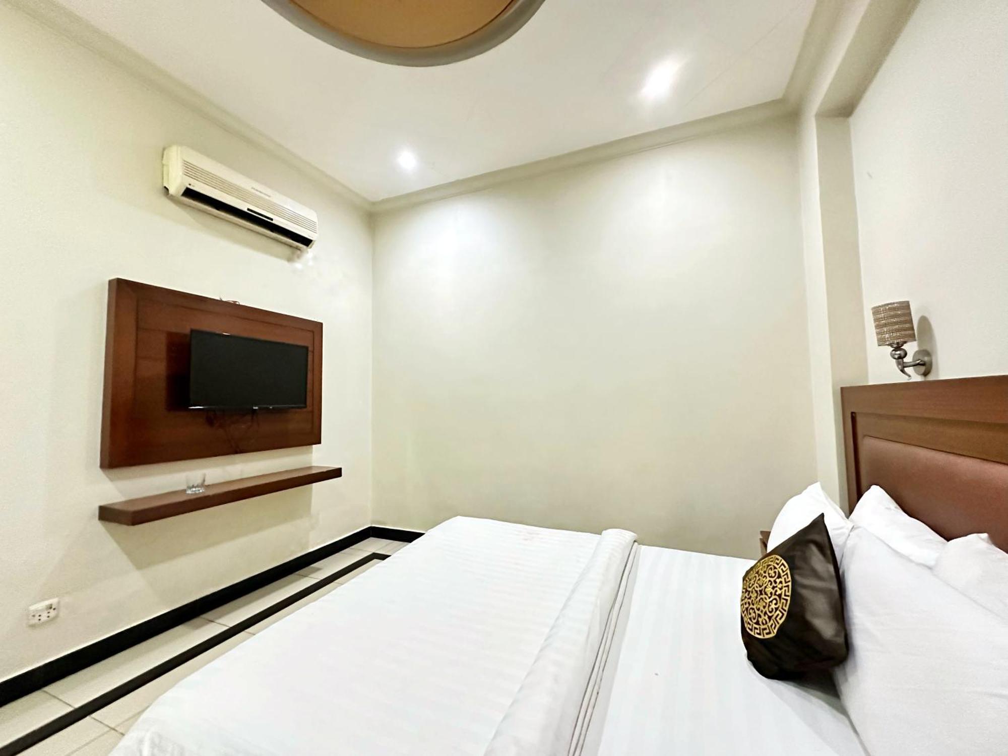 The Grand Hotel Multan Luaran gambar