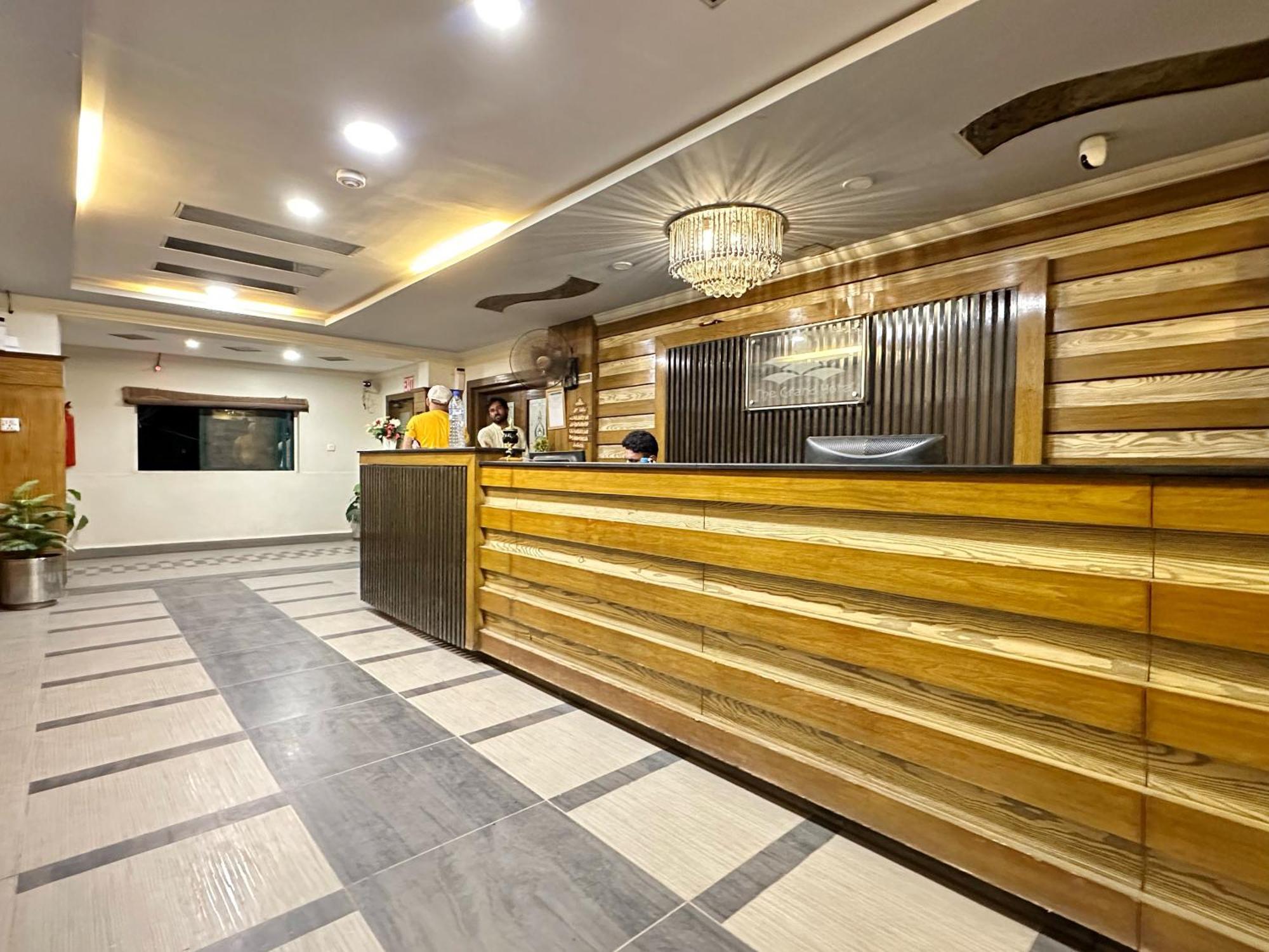 The Grand Hotel Multan Luaran gambar